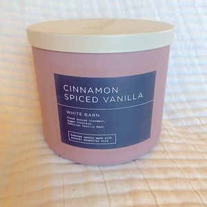 ✨B&BW Cinnamon Spiced Vanilla 3-wick candle✨